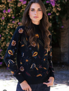 Charm embroidered crew neck