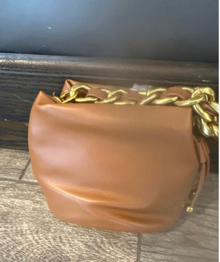 Chain strap crossbody bag at Pooja Boutique